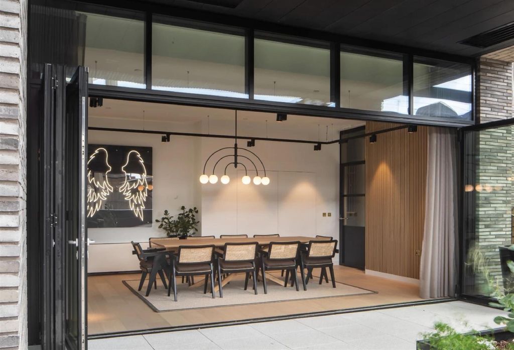 Property photo 2 of 25 17.Jpg