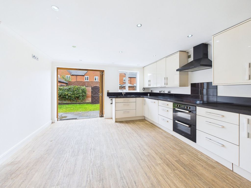 Property photo 1 of 32