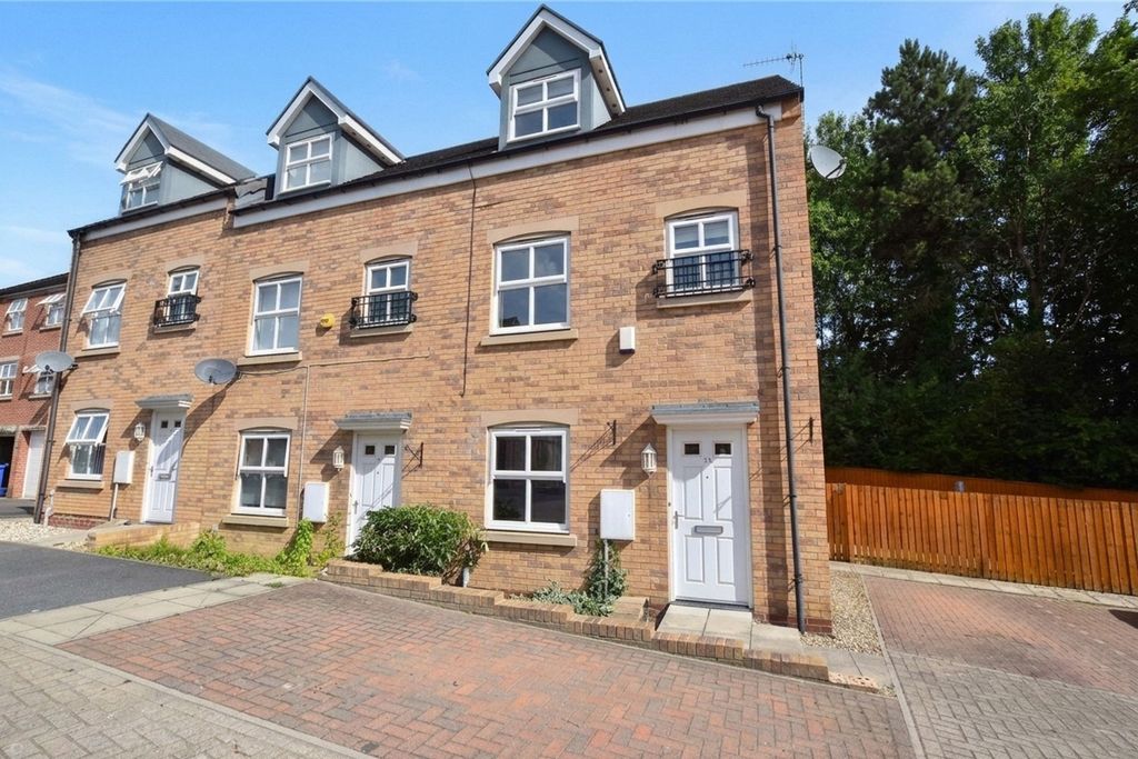 Property photo 3 of 11 External