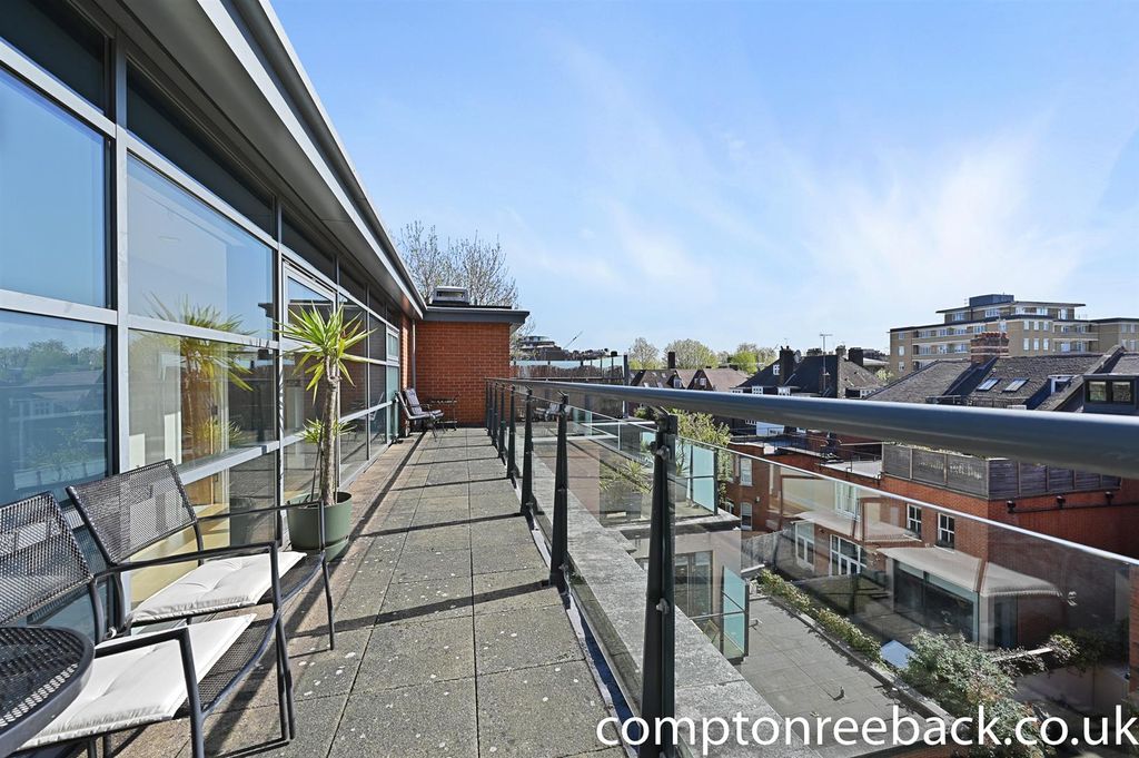 Property photo 3 of 12 Terrace 1