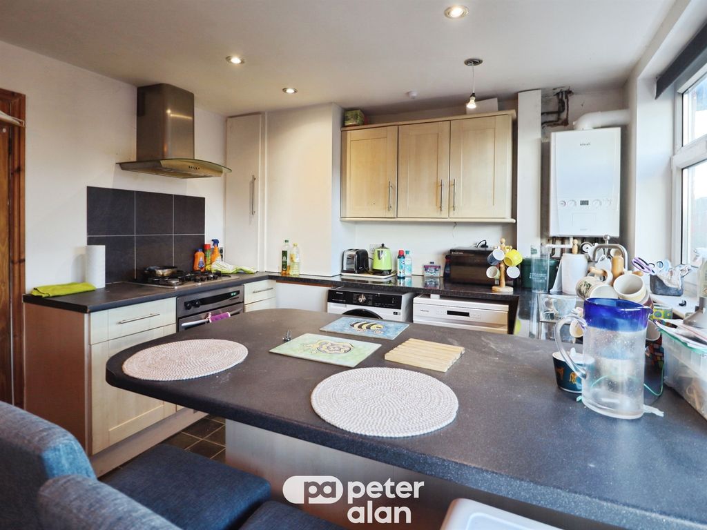 Property photo 3 of 16