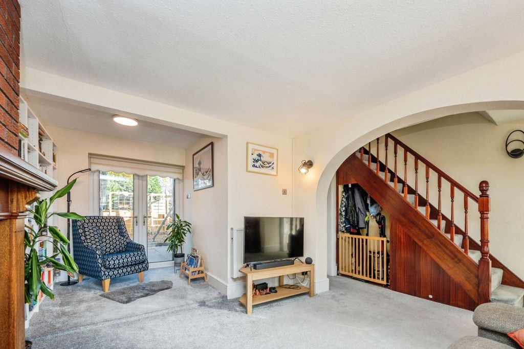 Property photo 2 of 18