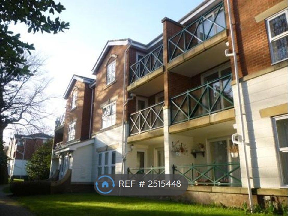 Property photo 1 of 14 Top Floor Apartment
