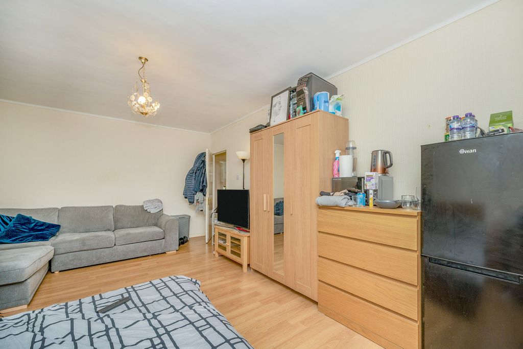 Property photo 3 of 20 1923465-15