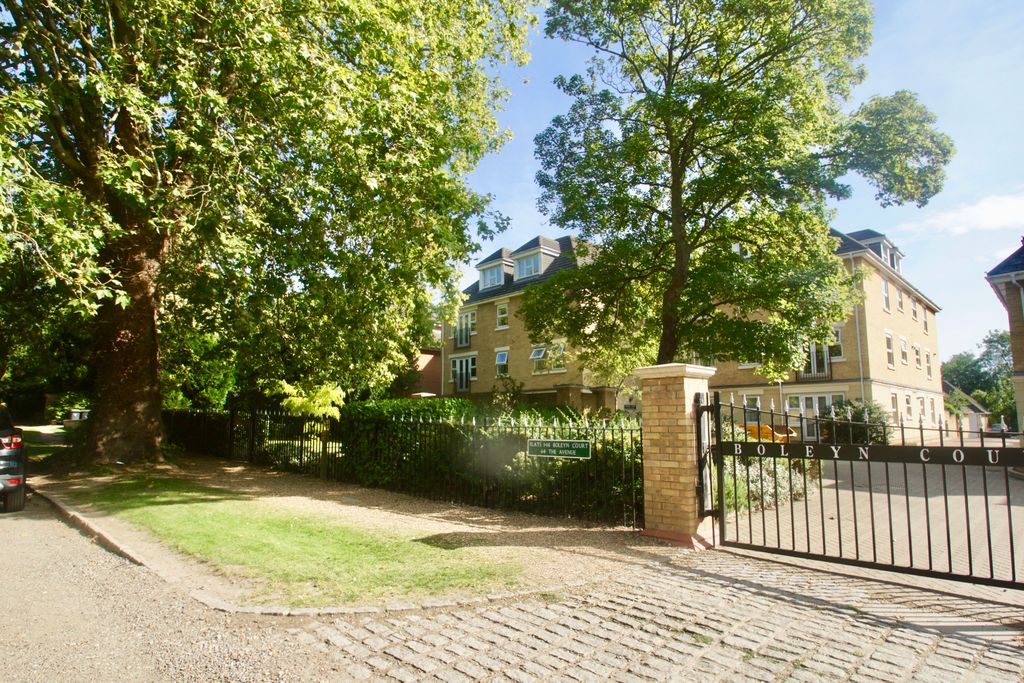 Property photo 1 of 11