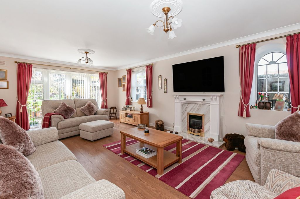 Property photo 2 of 21