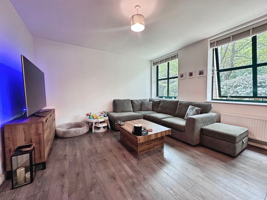Property photo 3 of 8 Pbox-Img.Jpg