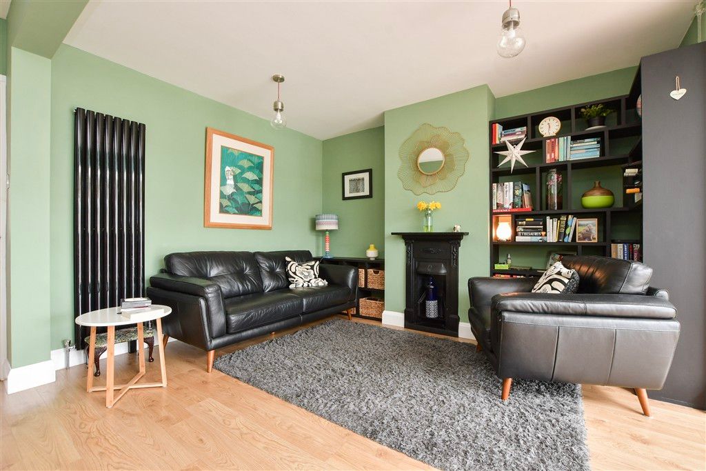 Property photo 3 of 16 Dining Area