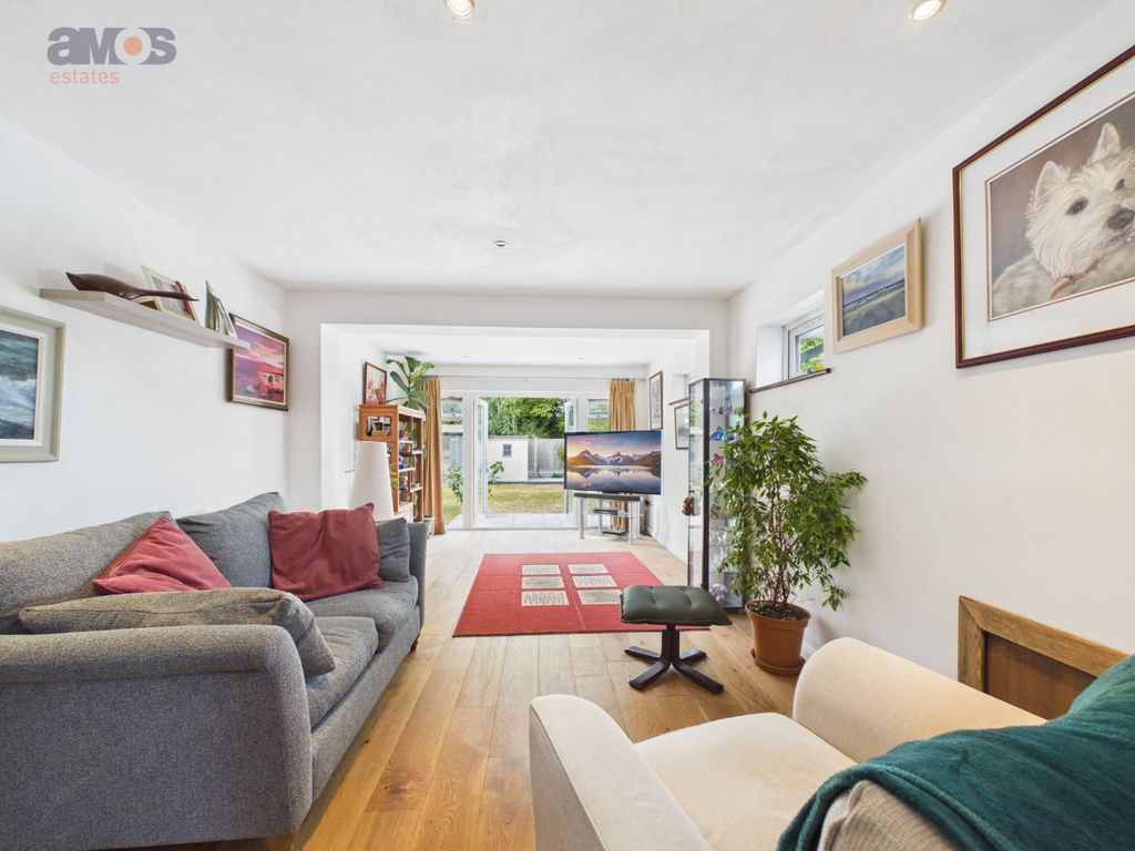 Property photo 2 of 17 5291435