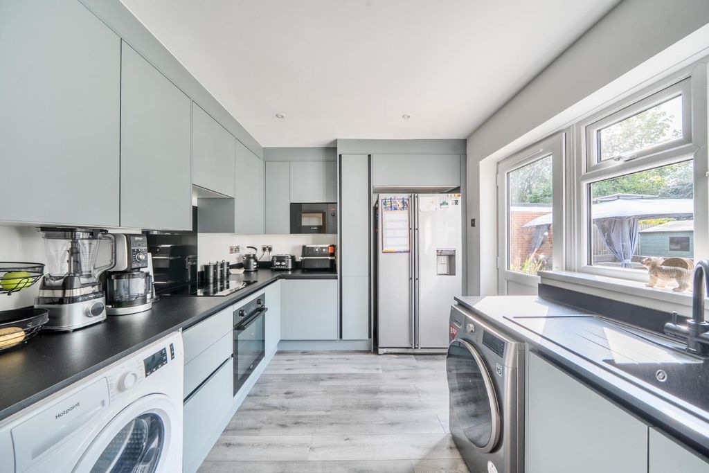 Property photo 3 of 15 1-6A8Edd715c71A-1513214 (8)-1.Jpg