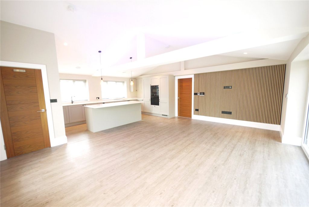 Property photo 2 of 15 Picture No. 02