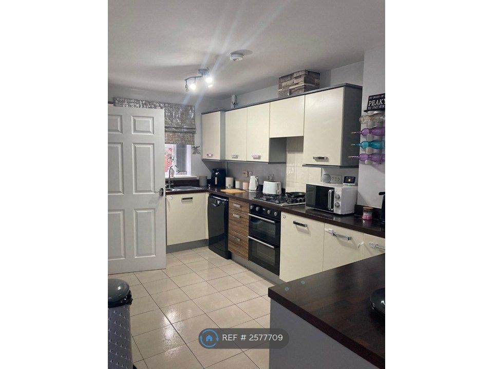 Property photo 3 of 22 Kitchen