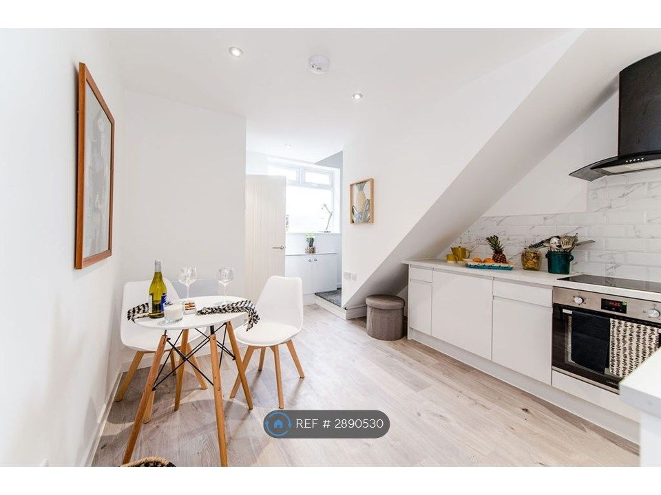 Property photo 1 of 16 Kitchen/Dining