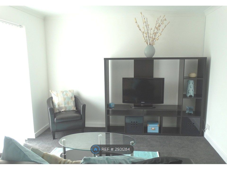 Property photo 3 of 5 Large Lounge