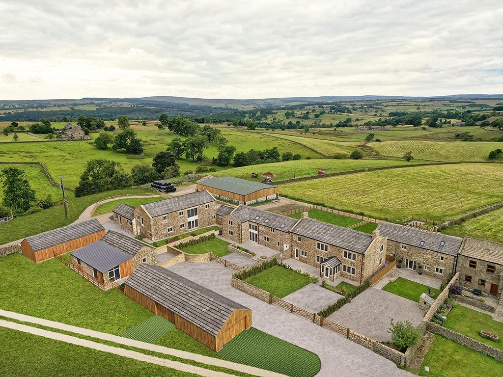 Property photo 3 of 32