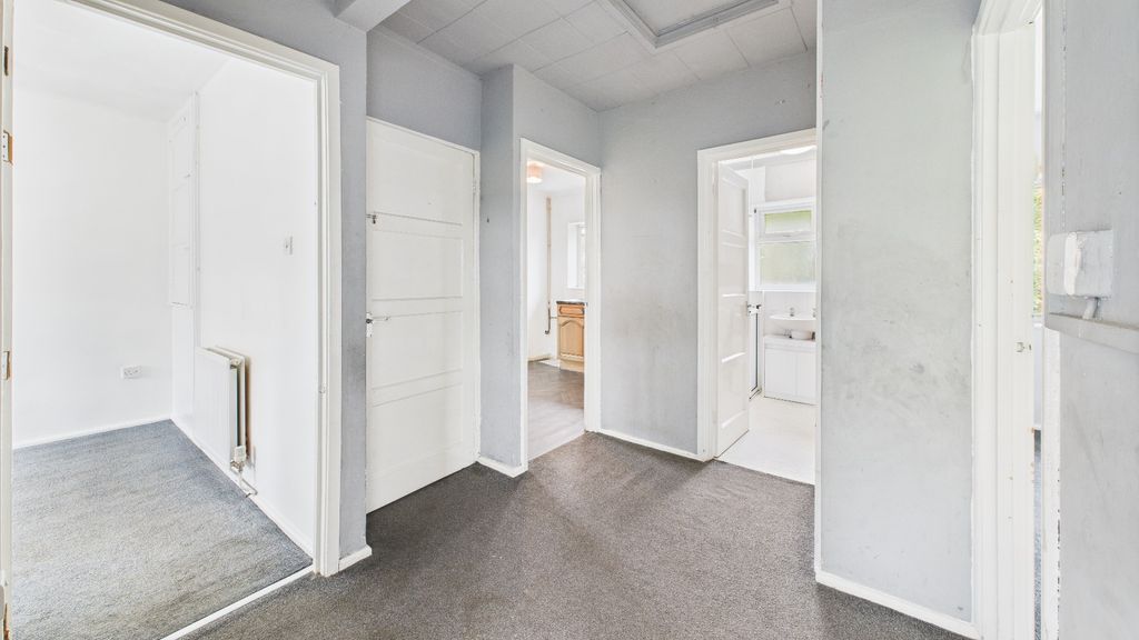Property photo 3 of 10 39573511