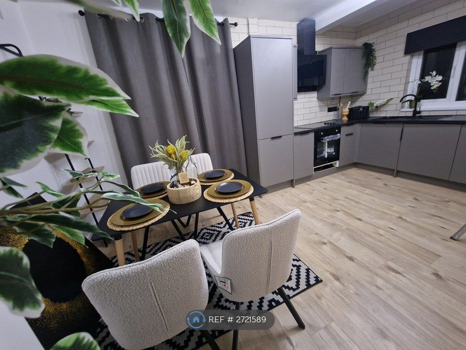 Property photo 1 of 33 Kitchen/Diner