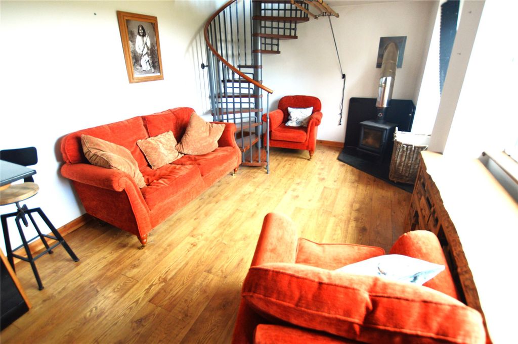 Property photo 3 of 7 Picture No. 06