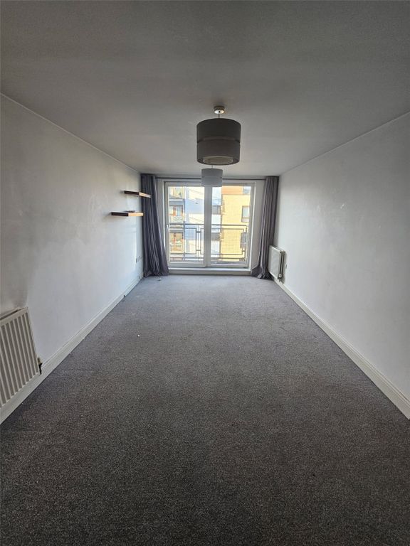 Property photo 2 of 7 Picture No. 17