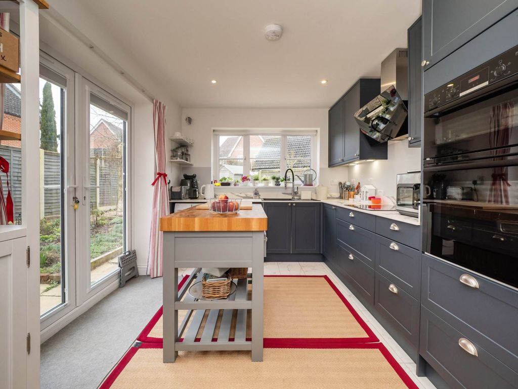 Property photo 2 of 21