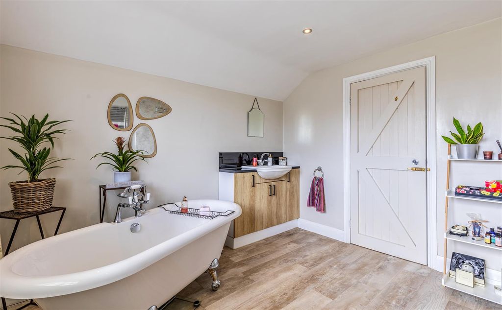 Additional image 32 of 5 bed property for saleCanon Pyon Road, Hereford HR4