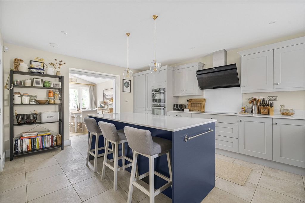 Property photo 3 of 16 Kitchen