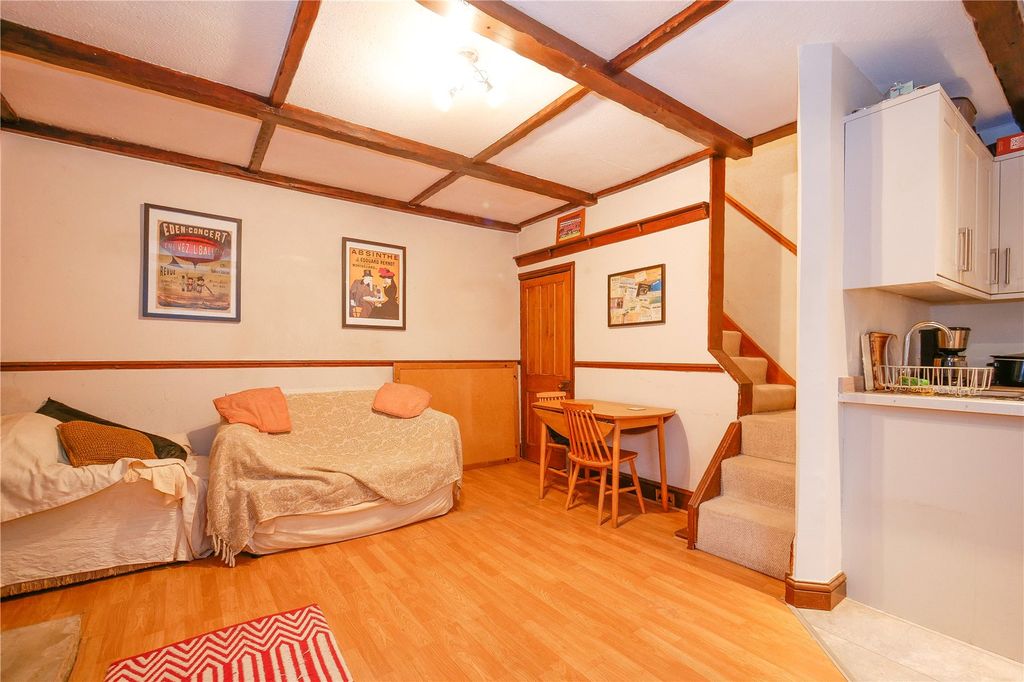 Property photo 3 of 8 Picture No. 13