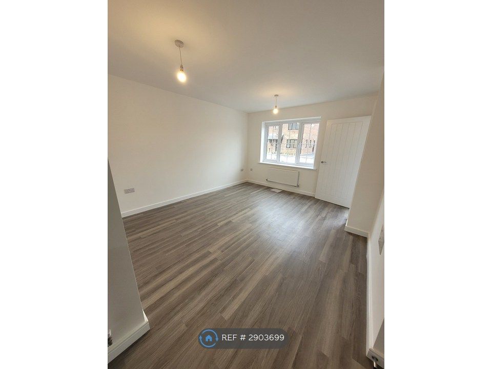Property photo 2 of 6 Living Room