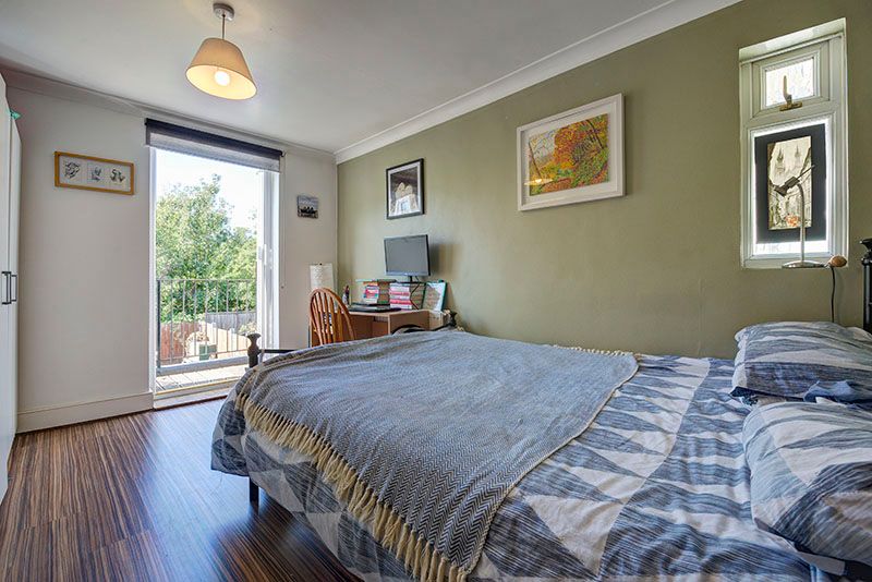 Property photo 3 of 9 Bedroom