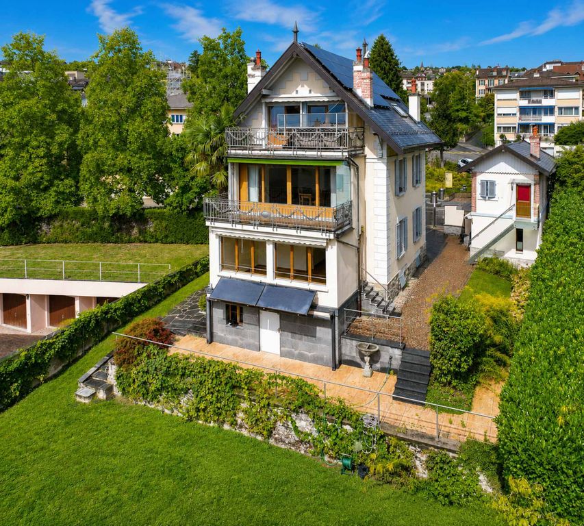 Property photo 1 of 13