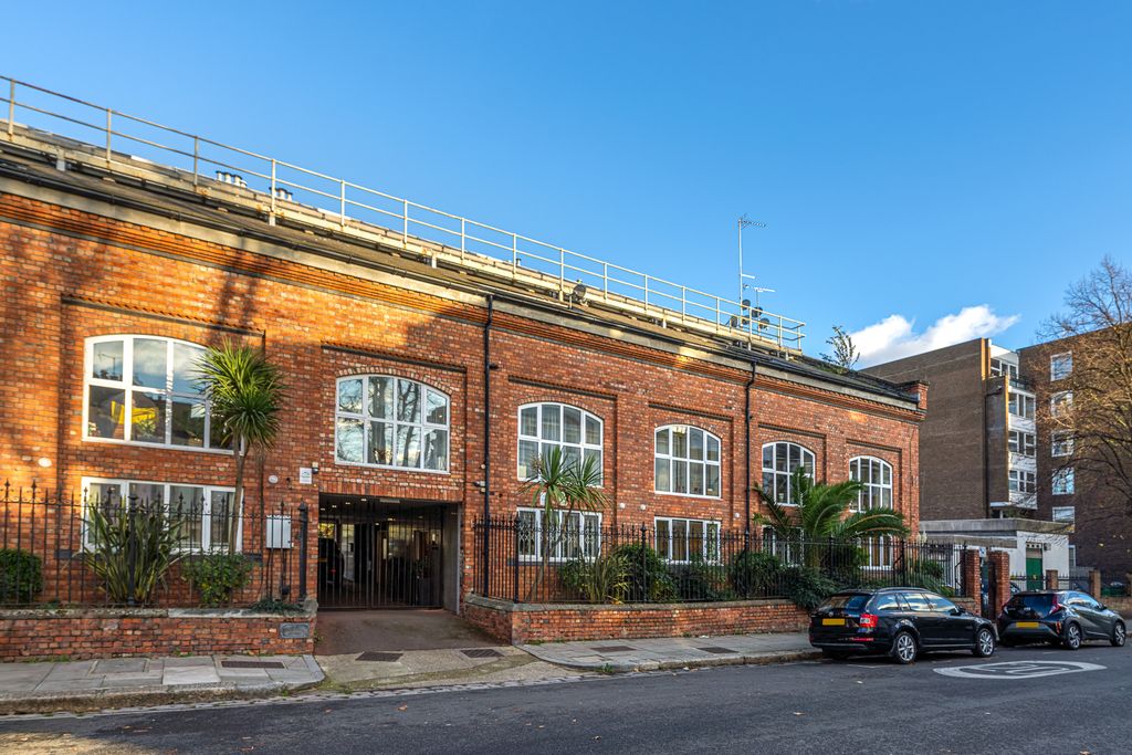 Property photo 3 of 10 9