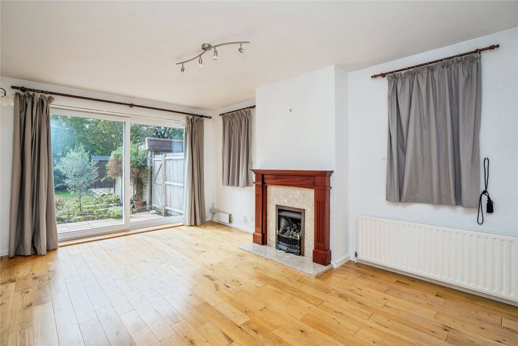 Property photo 2 of 19 Picture No. 11