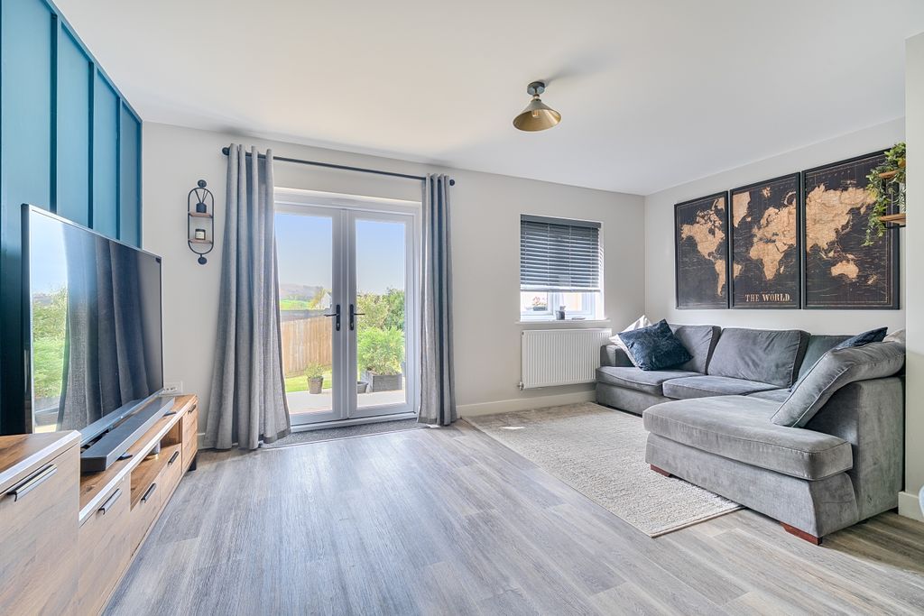 Property photo 3 of 20 1438663-9-69d8Eb76F2c11