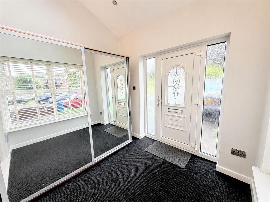 Property photo 2 of 33