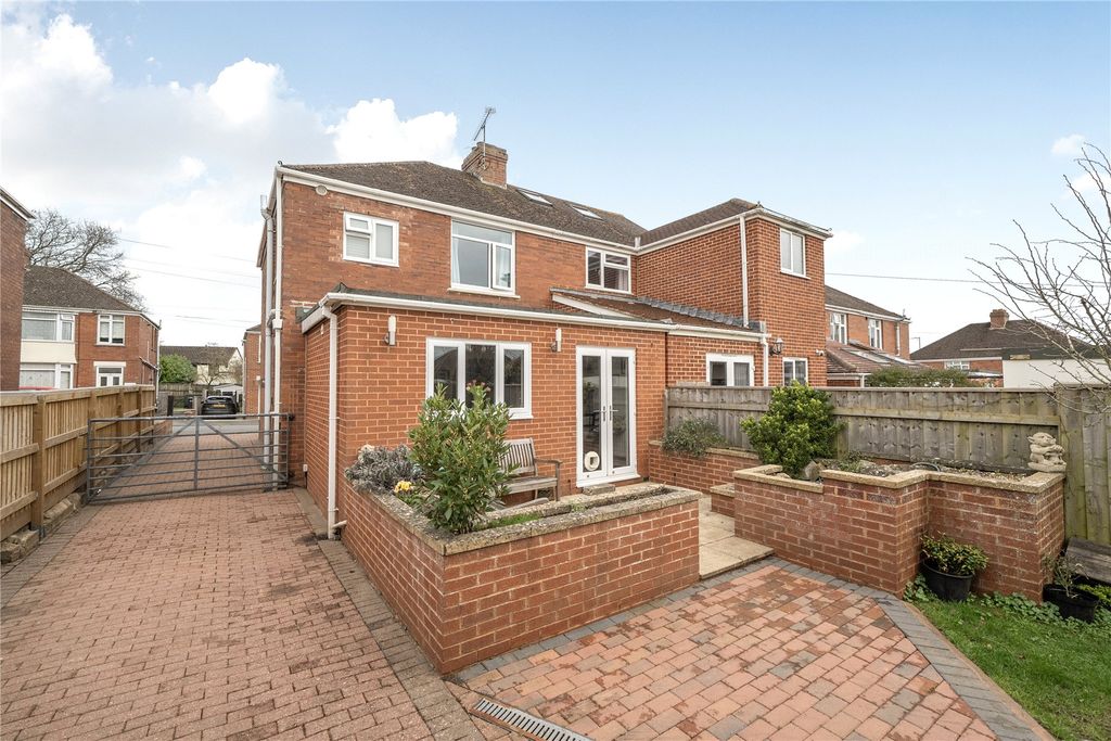 Property photo 1 of 11 Rear External