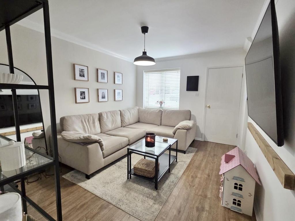Property photo 2 of 16 B89E563d-4432-451c-A94F-6A416381E215.Jpg