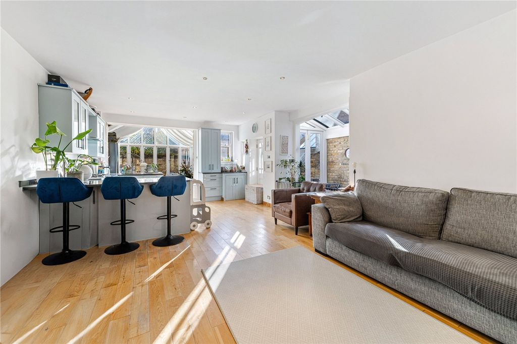 Property photo 2 of 10 Picture No. 32