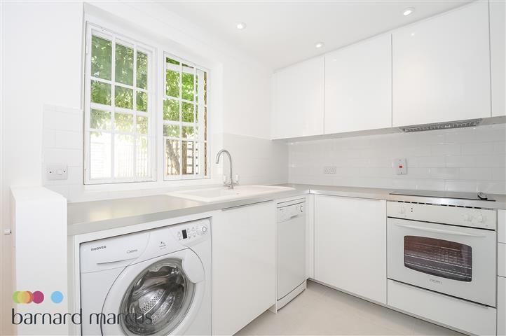 Property photo 2 of 9 Kitchen