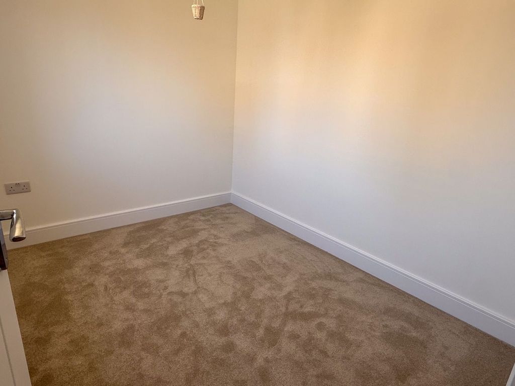 Property photo 2 of 26