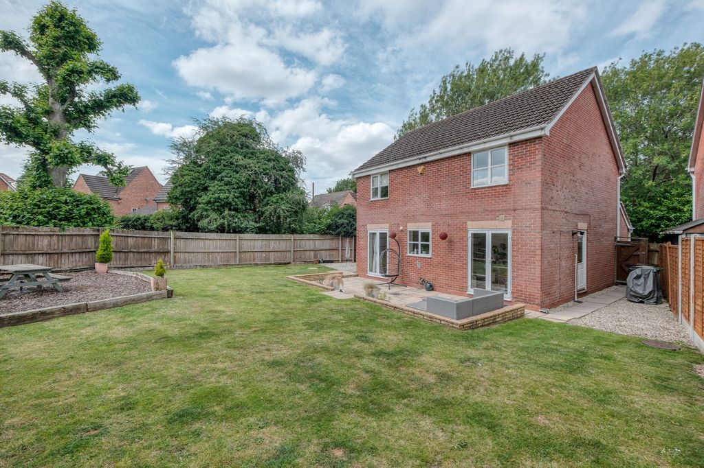 Property photo 2 of 18