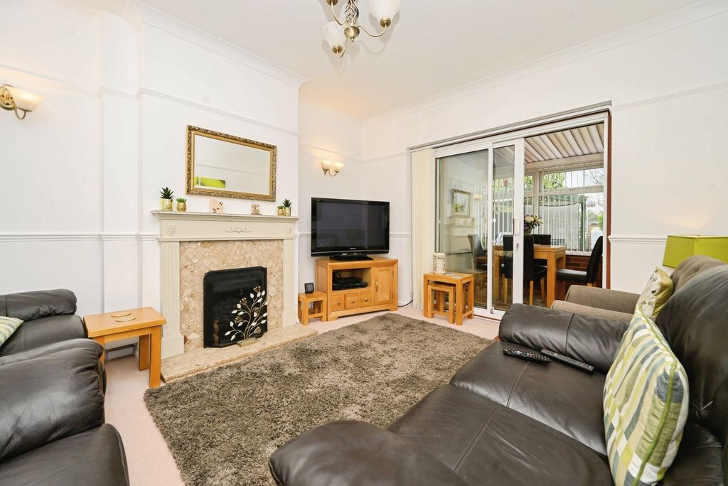 Property photo 3 of 17 Photo