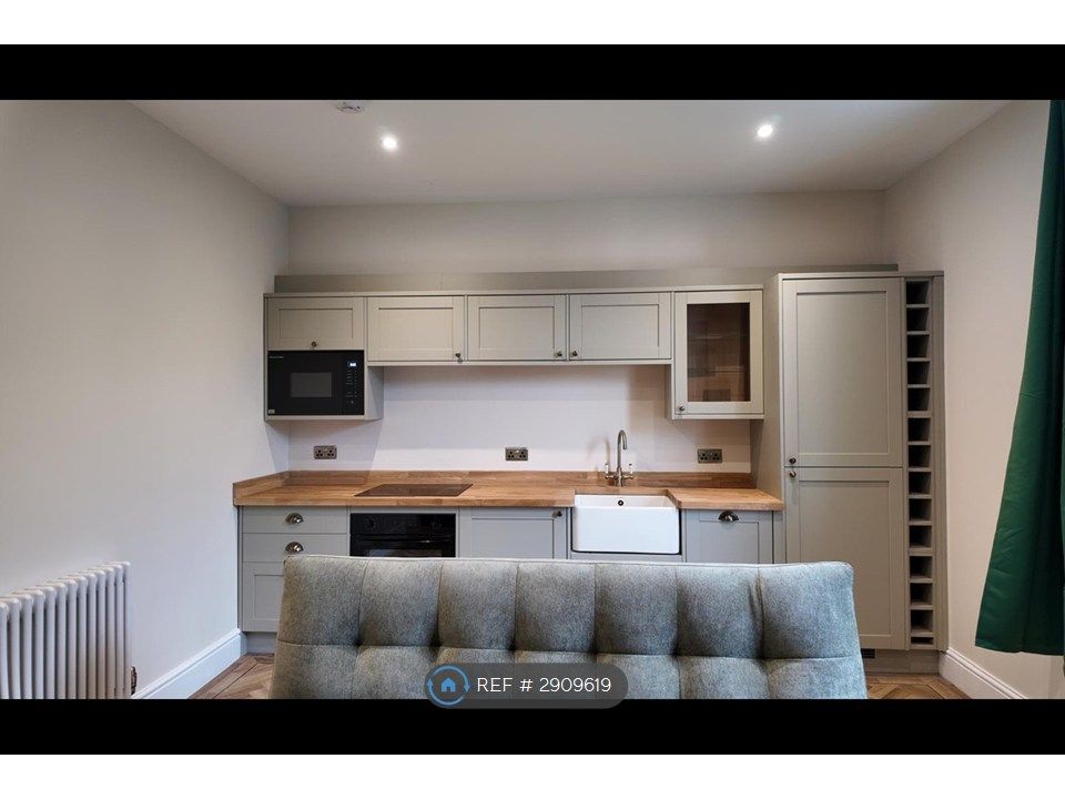 Property photo 2 of 12 Kitchen