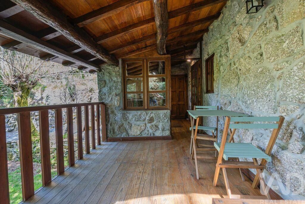 Property photo 2 of 36