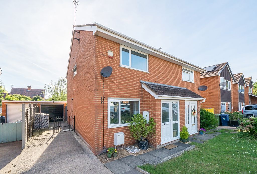 Property photo 1 of 15 1295556-3-6824E03...