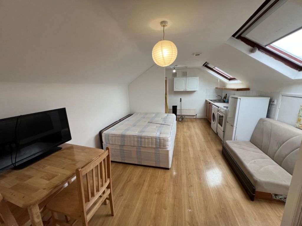 Property photo 1 of 2 Tempimagexuppu9.Jpg