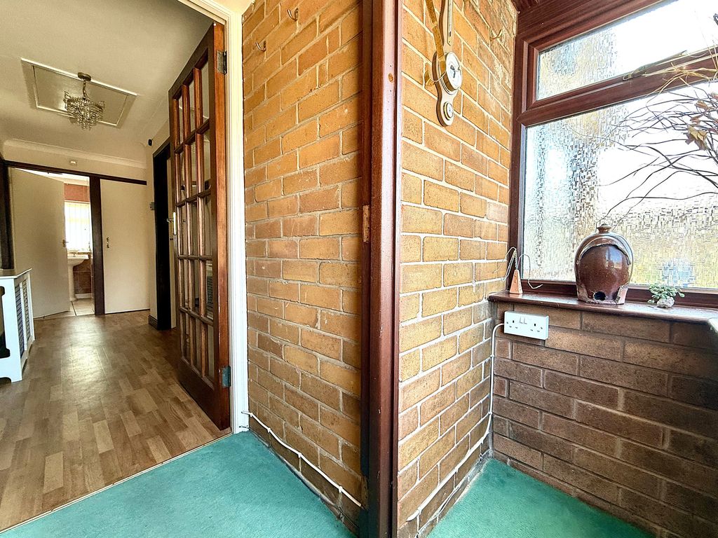 Property photo 2 of 27