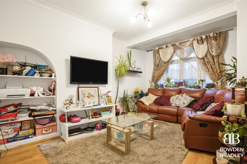 Property photo 2 of 15 Living Room