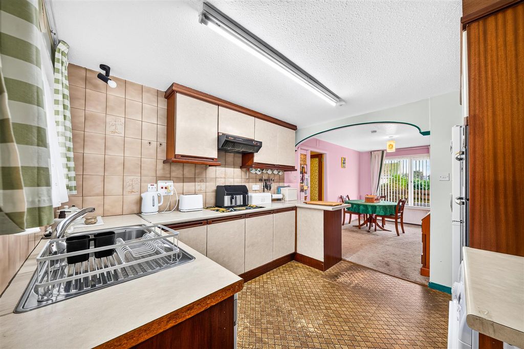 Property photo 3 of 24 Kitchen/Diner