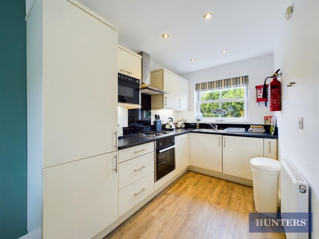 Property photo 2 of 12 Kitchen