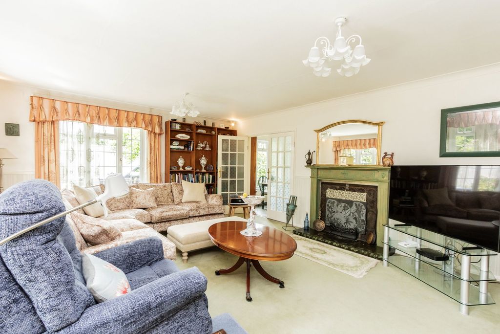 Property photo 3 of 12